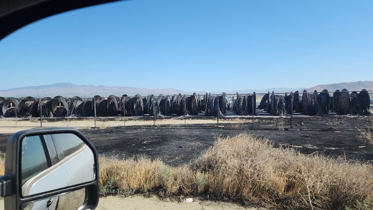 Tfireprivate's tweet photo. @NWSLosAngeles #gaskellfire #rosamond #kerncounty. #prevention #fireseason24 #wildfirestandby https://t.co/YQxS88fFIW