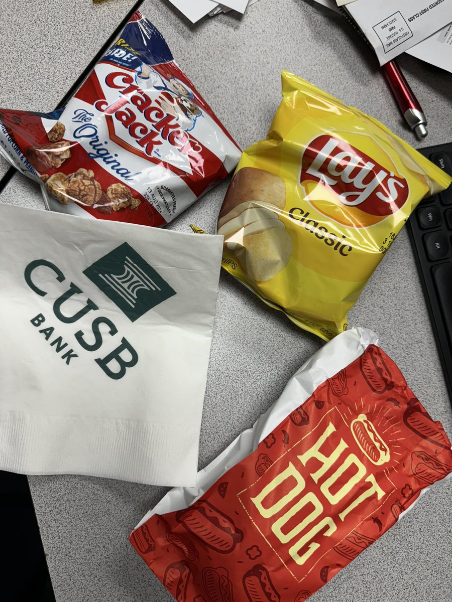 #thanks for the lunch today <a href="/CUSBank/">CUSB Bank</a> this bank is so great to their community members. Lucky to have them locally! #freelunch #smalltown #bank