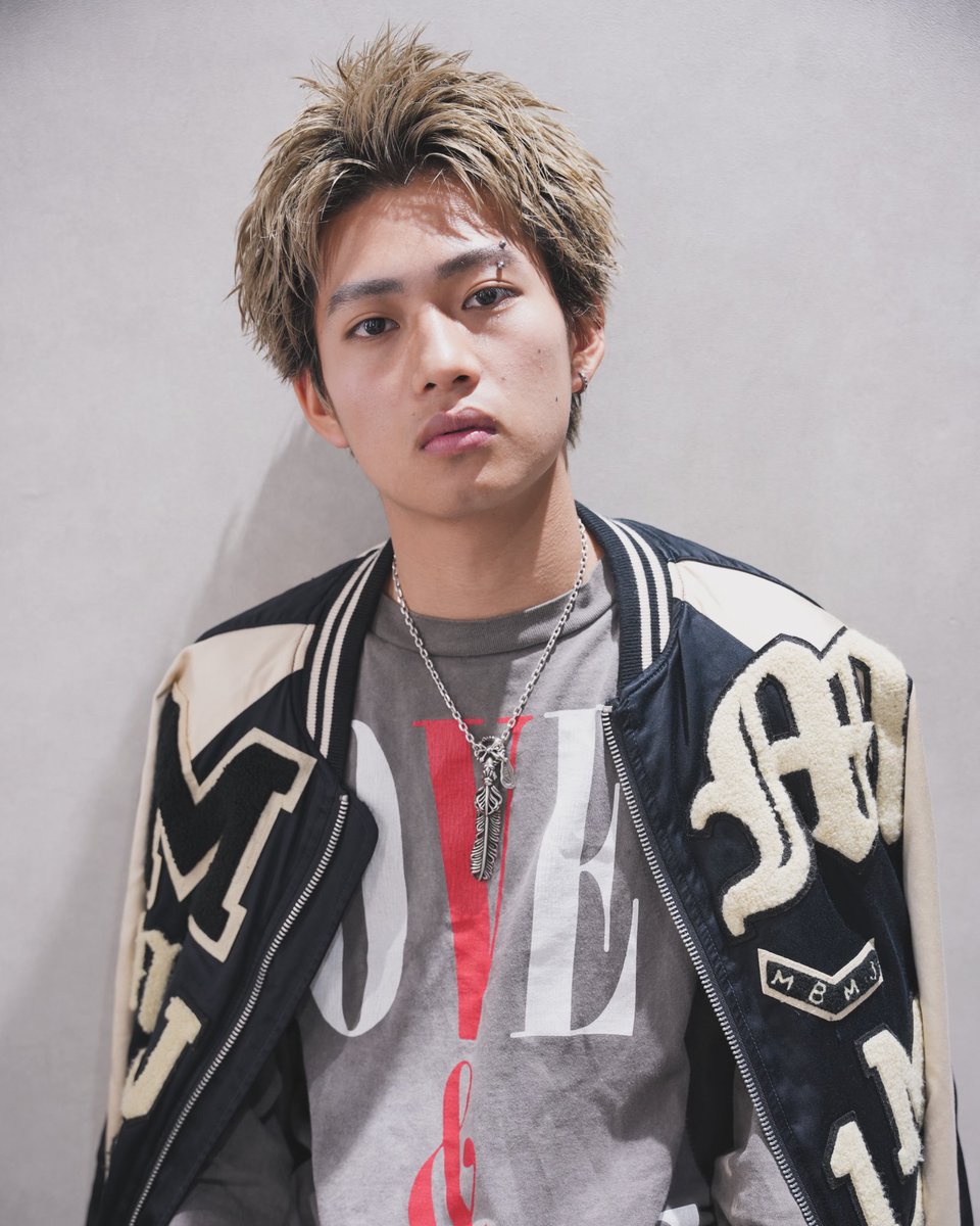 412_dragon's tweet photo. 誰か梅田で美容室探してないですか？？
絶対カッコよくします！！
もし少しでも気になればご連絡ください^_^
#梅田��容室
#梅田メンズサロン
#メンズサロン
#スパイキーショート
#ハイトーン　#無造作 https://t.co/zeJ2AMvgl1