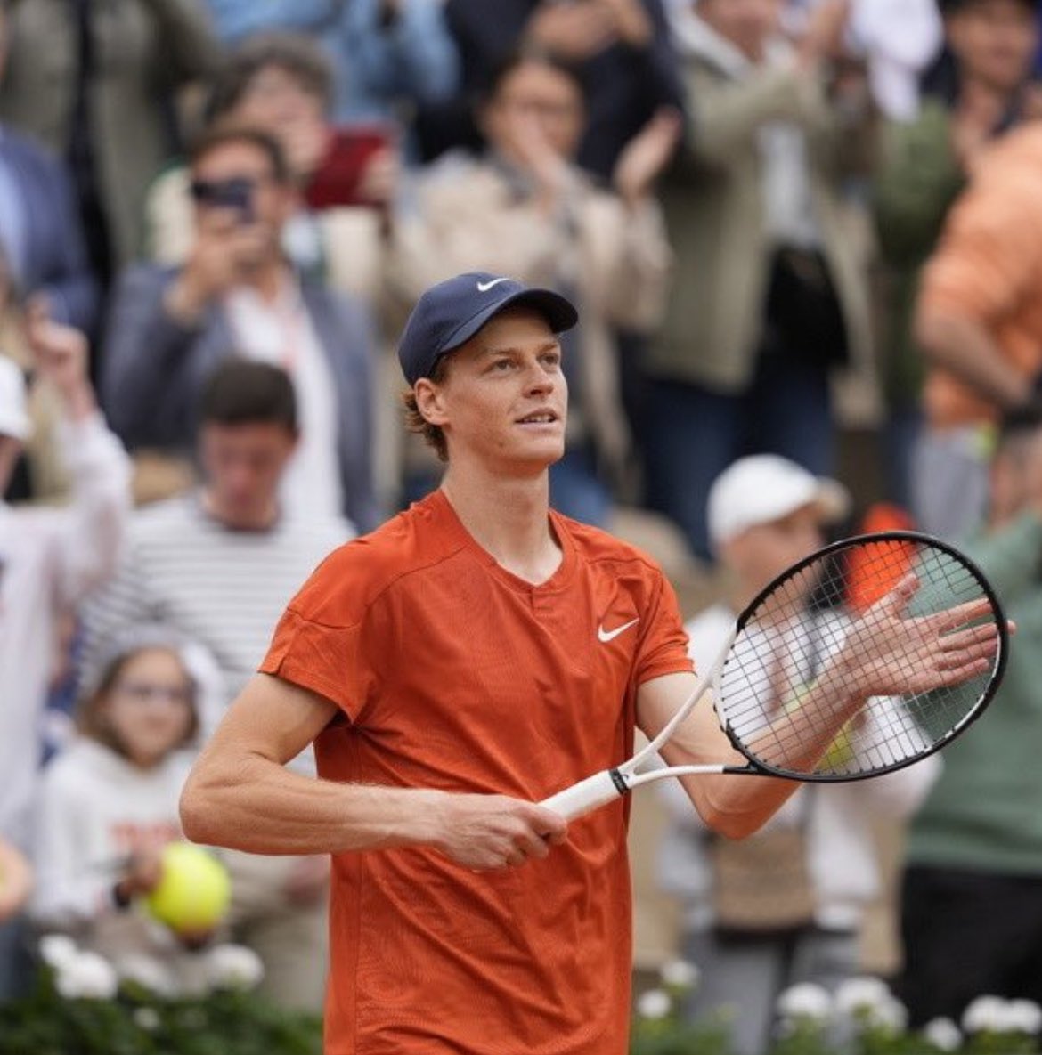FiorinoLuca's tweet photo. Terza sconfitta in stagione e prima in assoluto a livello Slam in questa memorabile annata.

Non sia mai che qualcuno se ne dimentichi troppo in fretta.

Grazie di tutto Jan e complimenti a Carlitos 👏 

#Sinner | #RolandGarros | #tennis https://t.co/jeWzAGZvgc