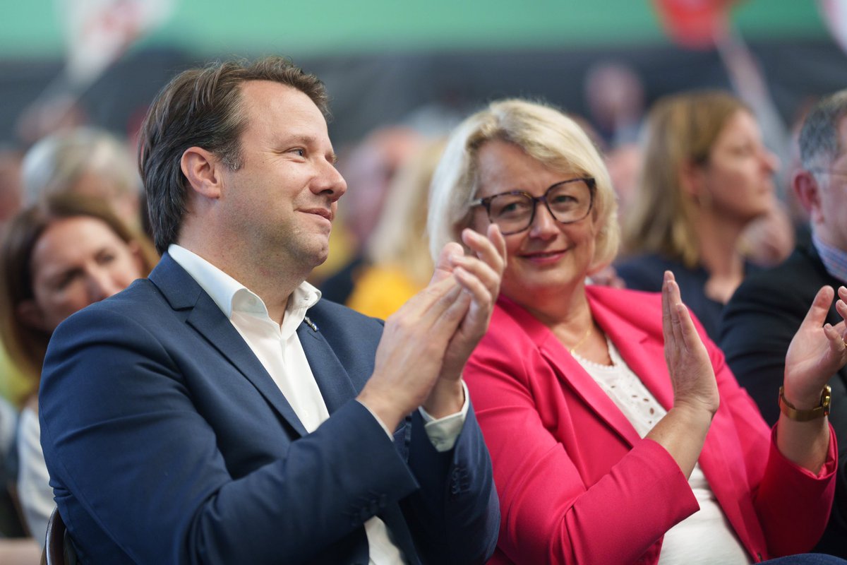 LoigCG's tweet photo. Voter pour Raphaël Glucksmann, c’est faire le choix de l’enthousiasme, le choix d’une gauche qui réconcilie, qui apaise. C’est montrer que l’on veut aller de l’avant, ensemble.

Ce dimanche, je choisis l’espoir.

@rglucks1 #ReveillerLEurope #rdvle9juin https://t.co/r55dtWeIV2