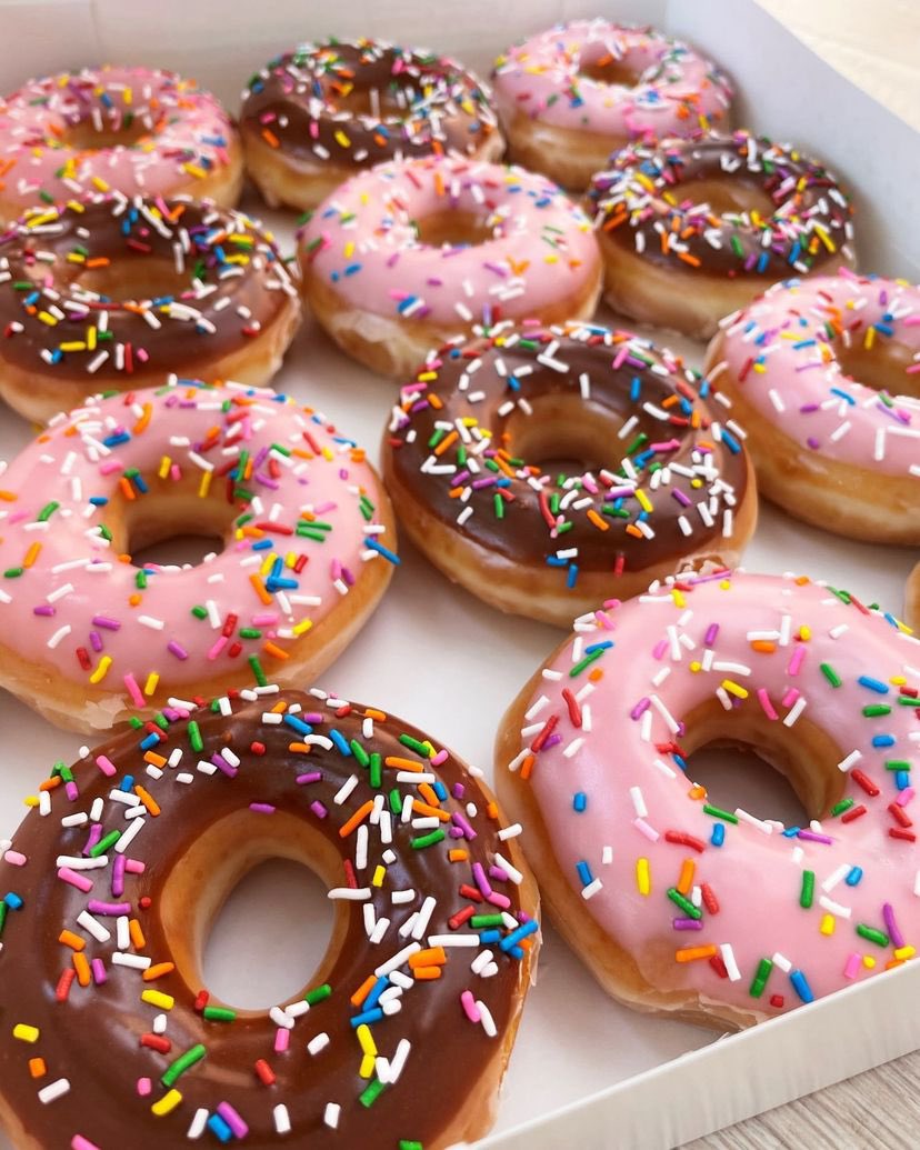 FlatironNY's tweet photo. This National Donut Day enjoy a donut or two from some of our favorite spots in Flatiron & NoMad! π©
Featuring:
π« @krispykreme
π« #BearDonut
π« @BlackBarnNYC
π« @ParisBaguetteUS https://t.co/kPER2sNBDx