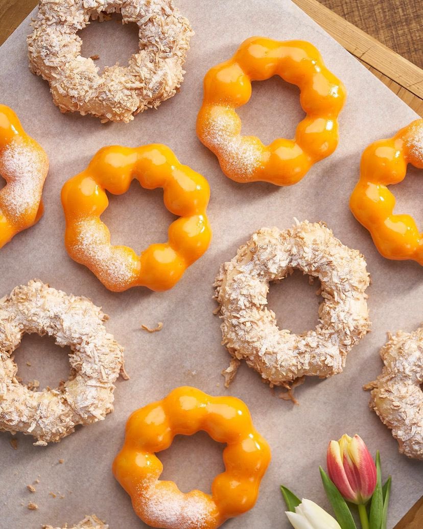 FlatironNY's tweet photo. This National Donut Day enjoy a donut or two from some of our favorite spots in Flatiron & NoMad! π©
Featuring:
π« @krispykreme
π« #BearDonut
π« @BlackBarnNYC
π« @ParisBaguetteUS https://t.co/kPER2sNBDx