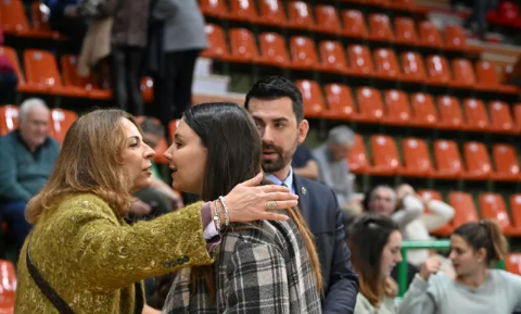 🏀 Fausses pistes et retour de flamme au Limoges CSP.

Info <a href="/LePopu_sports/">Le Populaire Sports</a> : Céline Forte est revenue à la table des négociations ce vendredi soir avec Lionel Peluhet après avoir exploré des pistes... exotiques. 

lepopulaire.fr/limoges-87000/…