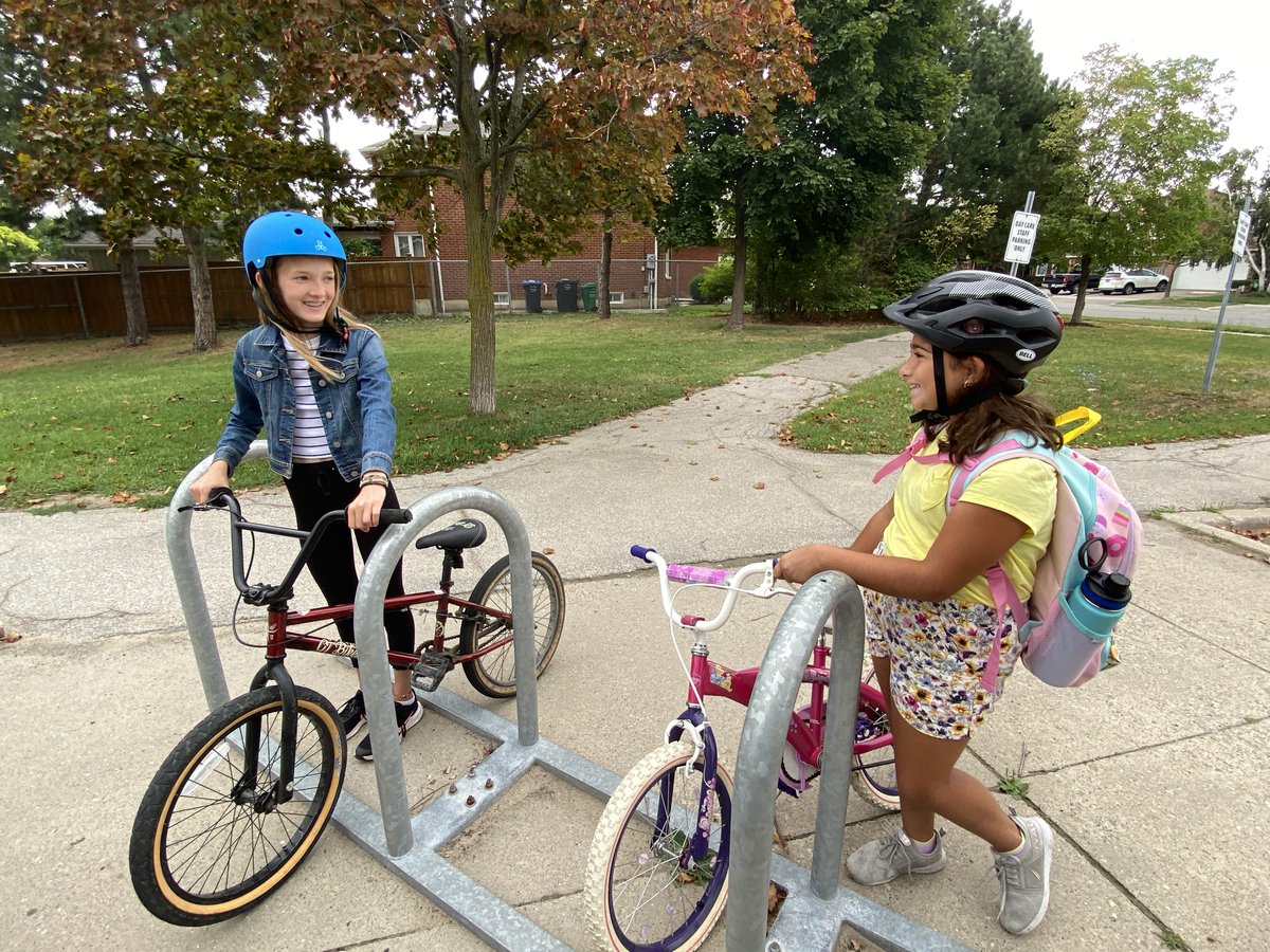 citymississauga's tweet photo. During #BikeMonth, try biking to school instead of driving π²
You'll get a good workout and improve your mood while also promoting a healthier lifestyle.
Check the School Walking Routes map to plan your route: https://t.co/EPwIbYZBfV
#B2SW #BiketoSchoolWeek https://t.co/TUBOkQIuZX