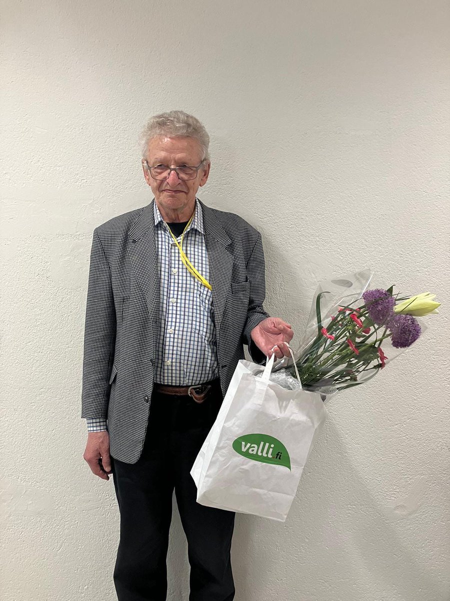 Enter ry tweet media