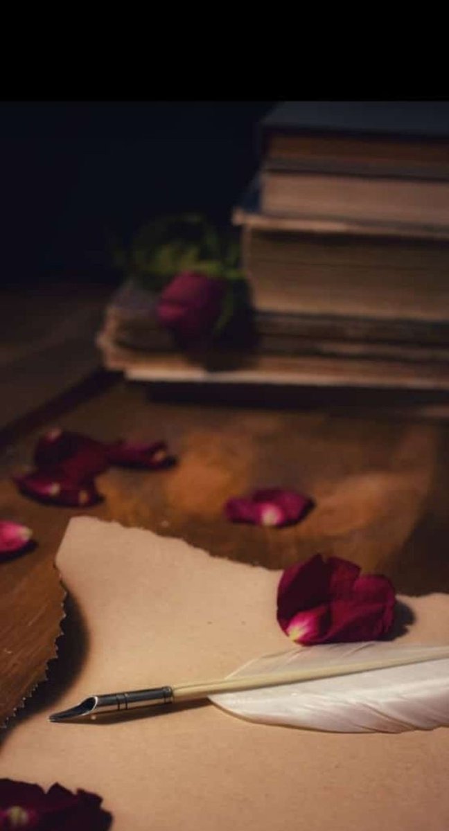 حسرت کچھ اور وقت التجا کچھ اور 
کون جی پاتا ہے اپنے مطابق زندگی یہاں