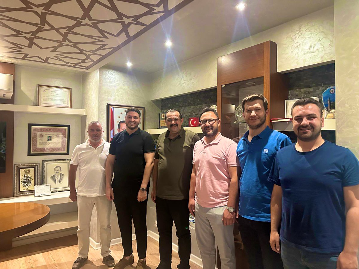 Rıza SÜMER Başkanımızı ziyaret ettik. Hoş sohbetleriniz için çok teşekkür ederiz başkanım. 😊

<a href="/rizasumer/">Av.Rıza SÜMER</a>