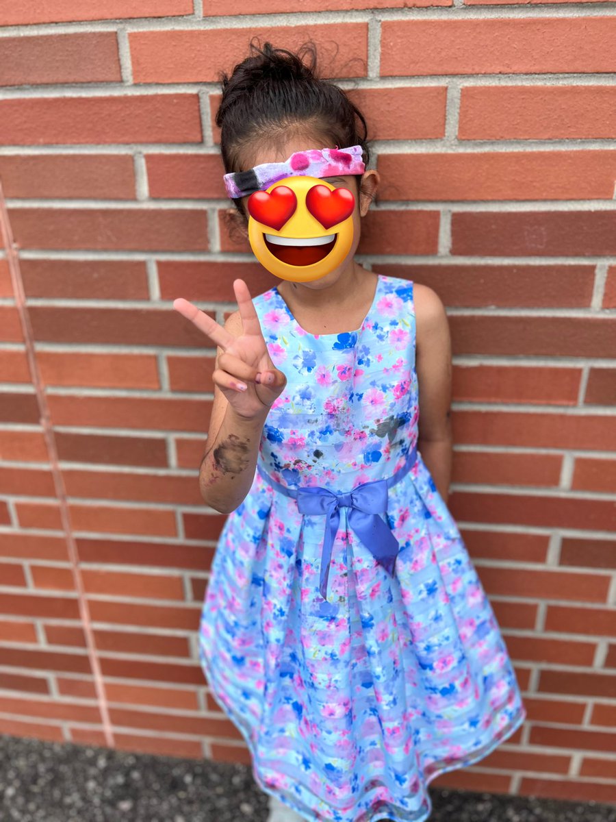 It’s Tie-Dye/Hippie day <a href="/TribuneDrive/">Tribune Drive P.S.</a> check out these cool kids with their school-made tie dye headbands. <a href="/InquiringKs/">Sue Huys</a>