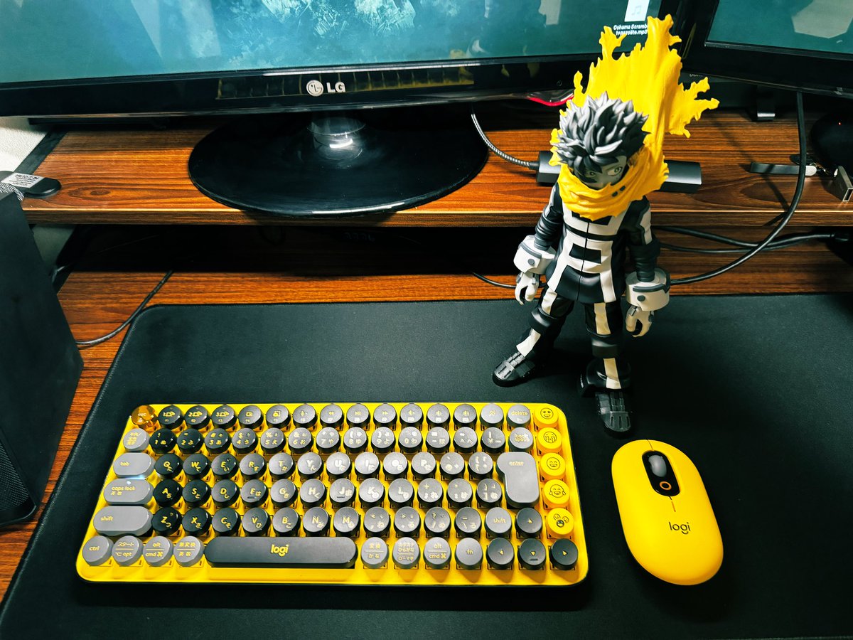 ryusei7671's tweet photo. ここまで揃うとPC作業のQOL爆上がり感が半端ない…
もっとデスク周りを整備していきたい所存…。
#ロジクール #logicool #POPMOUSE #POPKEYS #ヒロアカ #緑谷出久 https://t.co/fhF5zLnZ3A