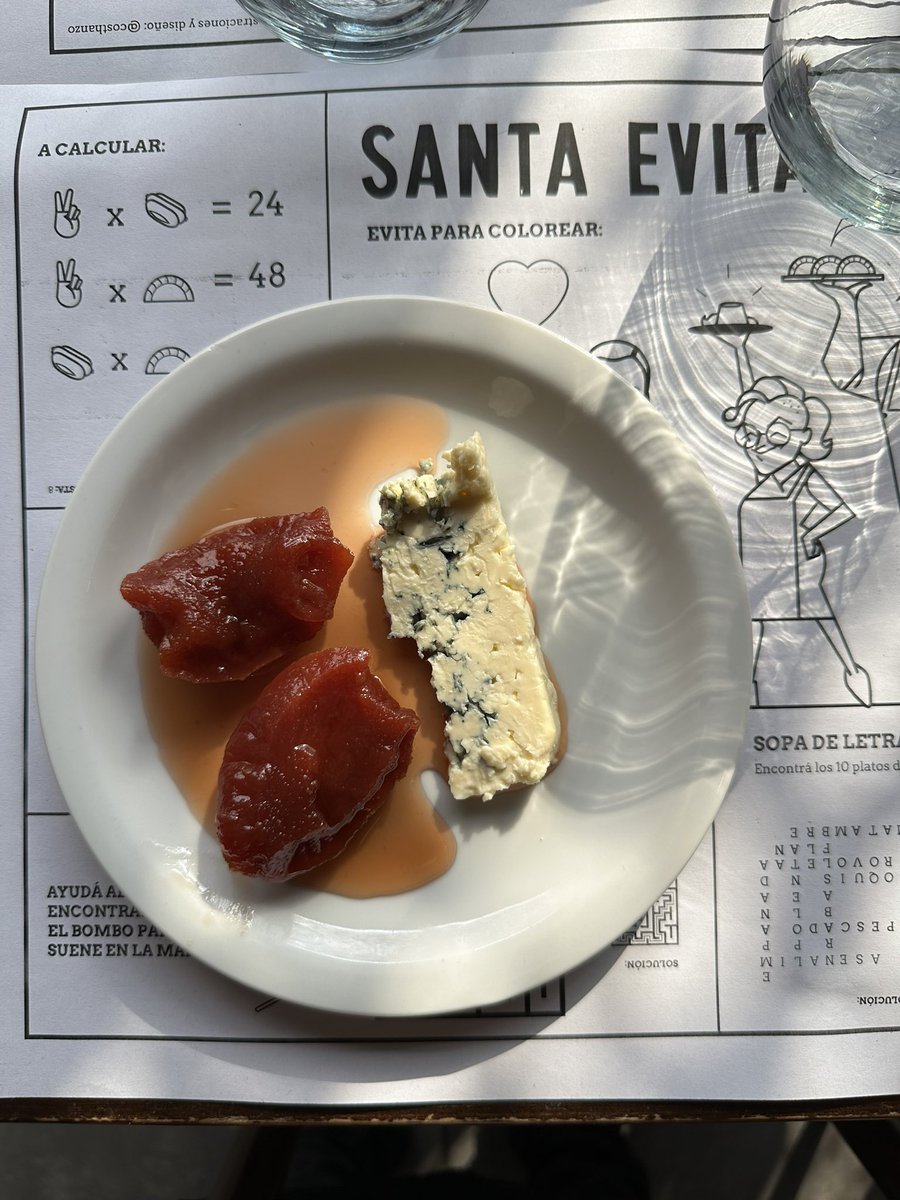 zooedipo's tweet photo. Cascos de Membrillo y queso azul, una de las combinaciones más intensas y ricas que conozco. 
La probaste?
Hechos en casa por @Margaricta para la carta de postres de @elsantaevita. https://t.co/PFZwSN3nst
