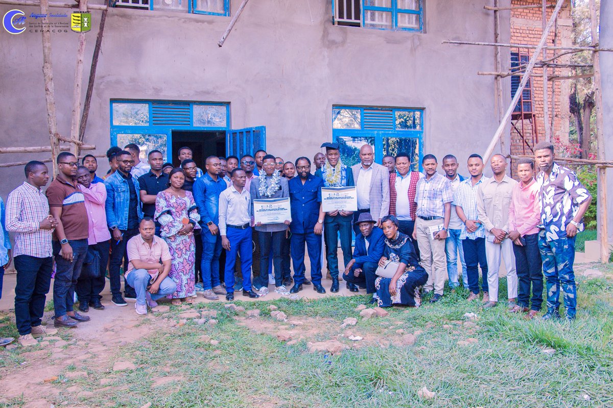 AngazaInstitute's tweet photo. Ce 07/06 a eu lieu la cérémonie officielle de remise de la bourse de recherche #ResourceRush aux lauréats 2024, par l'entremise du Prof. @EmeryMudinga coordinateur Sud du Projet PRD @ARESfwb_be Resource Rush.
Félicitations à Nshonkano Mulihano Gédéon et Ndagano Habamungu Shadrack https://t.co/2fXajsFdJE