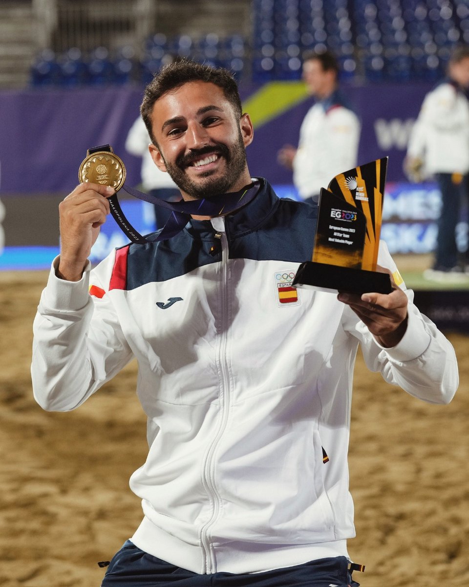 🌟 Premios Andalucía #GalaBMAndaluz2024:

📝 Categoría 𝐉𝐔𝐆𝐀𝐃𝐎𝐑𝐄𝐒

🎖️ Insignia y medalla de 🟠 BRONCE:
✔️ Asun Batista 
✔️ Adriá Ortolá 

📅 29 de junio
📌 Alhaurín de la Torre

#BalonmanoAndalucía