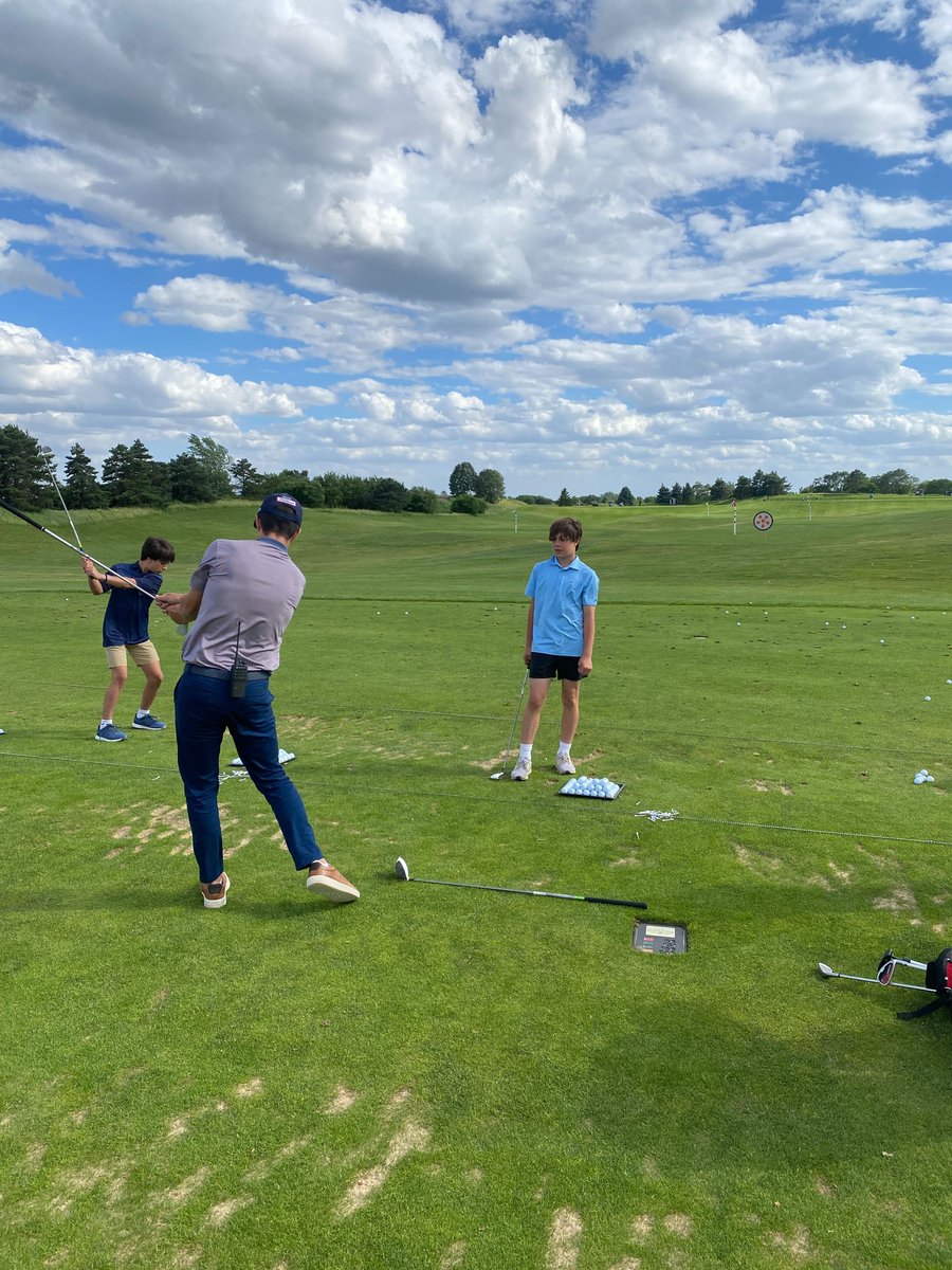 KemperSports's tweet image. Last night, KemperSports and @KemperLesnik team members and their families got in on the #KSPDMonth fun @TheGlenClub with our annual Night on the Range event. An awesome evening full of good eats, great company, helpful instruction and fun competition. #MakeGolfCool