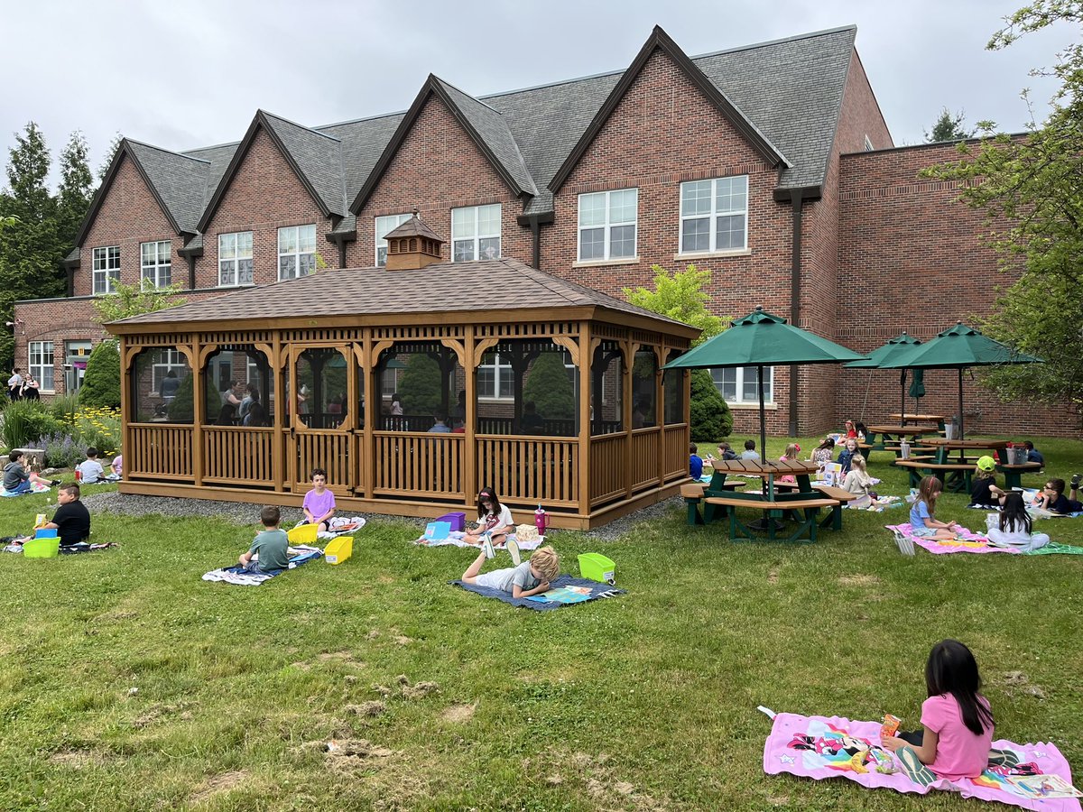 #Outdoor #learning in our awesome Gazebo at #GFS #science #reading 🦒🟢🟣⚪️