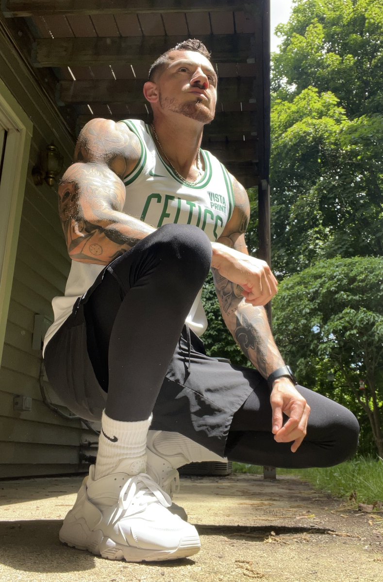 Happy Friday from BOSTONNNNN 🍀