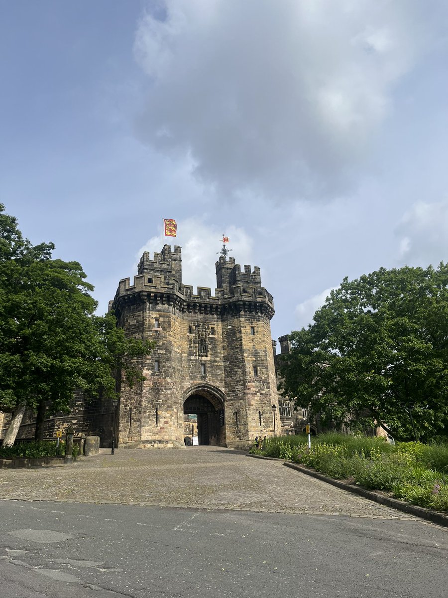 sarahwiggins02's tweet image. Attended a LUMS conference this afternoon which focused on “Tackling Modern Slavery: The Role of Regulation, Data, and AI”.

The conference was held at Lancaster Castle and it was encouraging to hear about the positive impact AI could have!

#EndModernSlavery
#AIForJustice