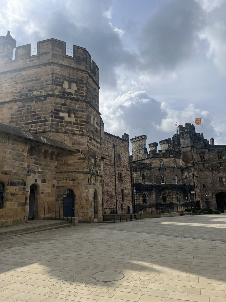 sarahwiggins02's tweet image. Attended a LUMS conference this afternoon which focused on “Tackling Modern Slavery: The Role of Regulation, Data, and AI”.

The conference was held at Lancaster Castle and it was encouraging to hear about the positive impact AI could have!

#EndModernSlavery
#AIForJustice