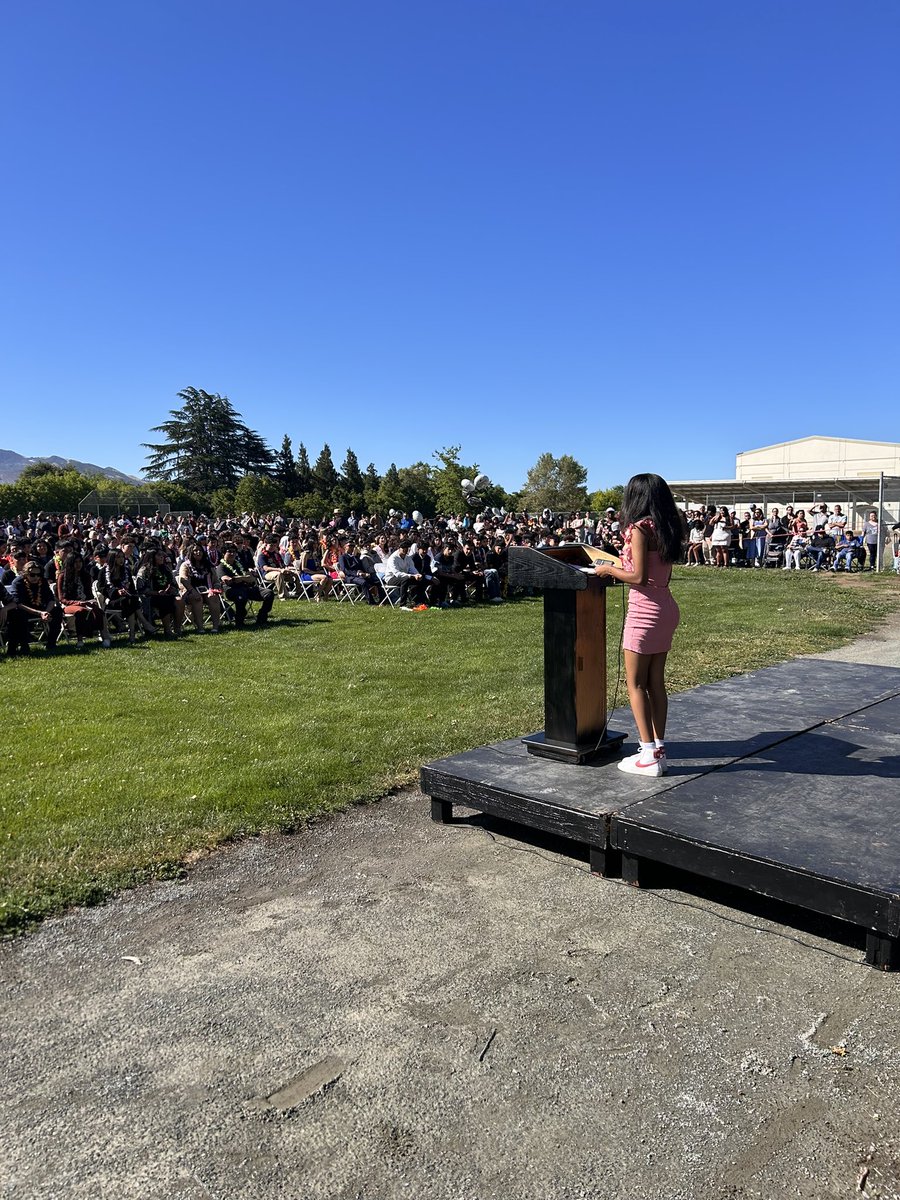 EdmsToros's tweet image. Flashing back to our 8th grade Promotion! So proud of our class of 2024 and wishing you all the best in High School! #Torofamily @MtDiabloUSD