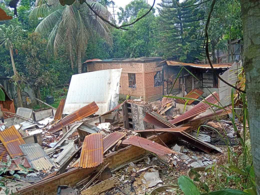 AboriginalKuki's tweet photo. Jiribam📍

On June 7, 2024, the Evangelical Baptist Convention Church in Vengnuam, Jiribam, West Manipur, was brutally attacked, desecrated, and set ablaze by militants from the radical Meitei community along with VBIGs,Arambai Tenggol and Meitei Police Commando.

This reprehensible act of violence resulted in the destruction of numerous homes and places of worship, and the abduction of Mr. Lianmuang (40). 
Many villagers have fled to safer locations. 

These atrocities, falsely attributed to the Kuki community in retaliation for a Meitei man's death, have led to a wave of unwarranted violence against innocent individuals and their communities.
@INCIndia @UNHumanRights @volker_turk @India_NHRC @Spearcorps @easterncomd @PMOIndia @HMOIndia @ncbn @ncsthq @TribalAffairsIn