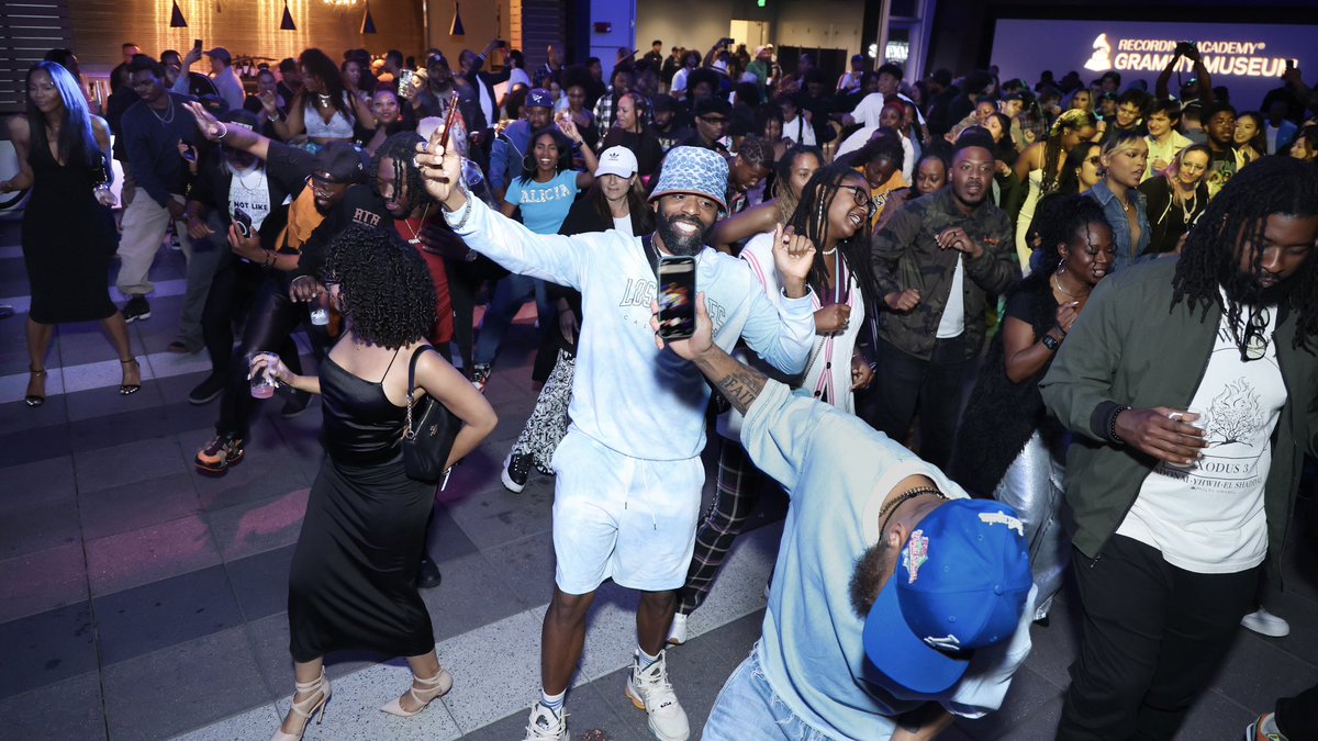 GRAMMYMuseum's tweet photo. With support from @Culture_LA, hip-hop was on full display at the #GRAMMYMuseum!

Our Hip-Hop Block Party was jam-packed with DJ sets, rap performances, fashion shows, dance showcases, and a photo gallery. Thank you to all of our collaborators for such a memorable night! https://t.co/P1qGdrFJz3