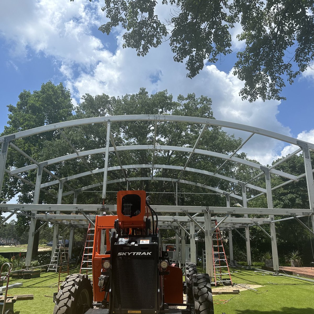 intlsportsmgmt's tweet photo. Excited to share that our team is on site at the 2024 US Open, and construction for our hospitality tent has officially kicked off this week! Stay tuned for behind-the-scenes updates and exclusive sneak peeks of our setup. 

#2024USOpen #Pinehurst #ISMEvents #ISMHospitality https://t.co/tzJgplIzz9
