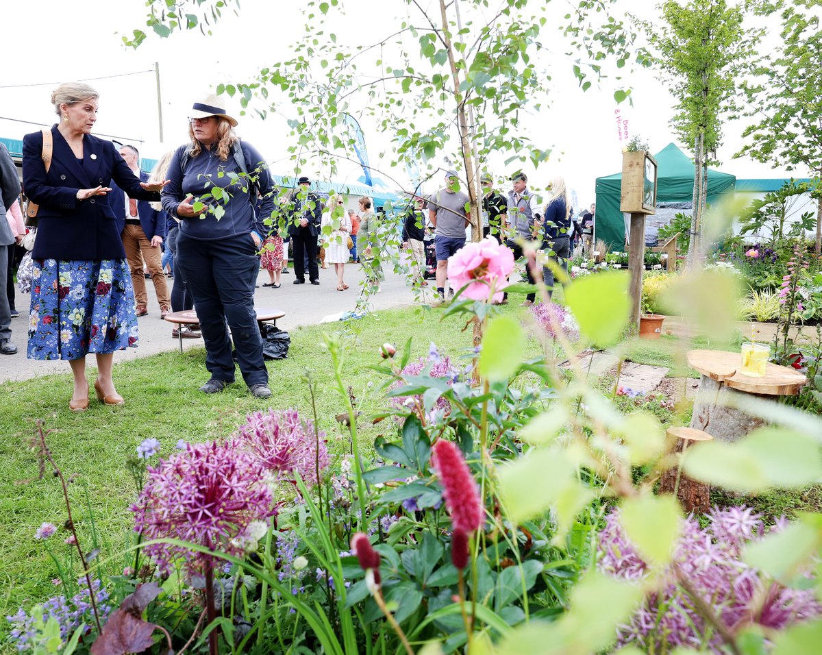 It was so wonderful to have our 2024 President, Her Royal Highness The Duchess of Edinburgh visit the opening day of the #SouthofEnglandShow today and we are thrilled that she got to see so much of the show 🌾🥰
<a href="/RoyalFamily/">The Royal Family</a>