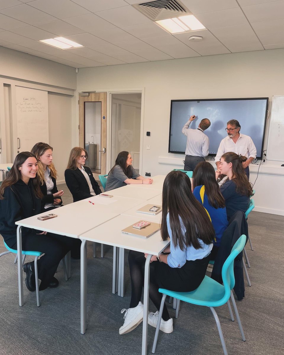 Manor House tweet media