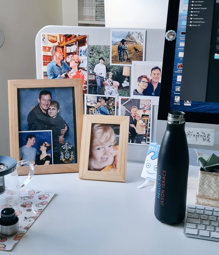 ValeSilingardi's tweet photo. PS: this is my Happy Corner at my office's desk.
The little girl is my crazy niece.
Yes, there's ONE pic with my husband, too.
And yes, colleagues make fun of me, but they're probably a bit jealous ๐
#kermodeandmayo
#HTJI https://t.co/FxymgSkrju