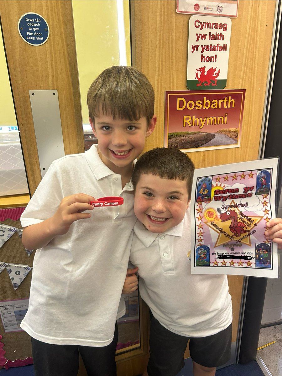 MissBookerBA's tweet photo. Da iawn I Seren a Chymro’r wythnos!🎉🏴󠁧󠁢󠁷󠁬󠁳󠁿 https://t.co/uzLr5rjtSc