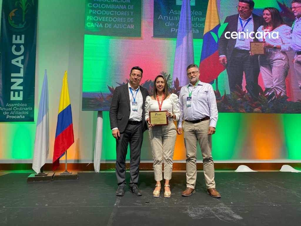 cenicana's tweet photo. ¡Un día increíble en el #Enlace2024 de @ProcanaCol! 🌟 ¡nos llevamos un reconocimiento por nuestro trabajo en sostenibilidad! 🌱🏆.
¡Felicitaciones a todo el equipo del #ProgramaIntegra y a todos los cultivadores que están vinculados por su esfuerzo incansable!
#SomosCenicaña https://t.co/8ISvVldEq5