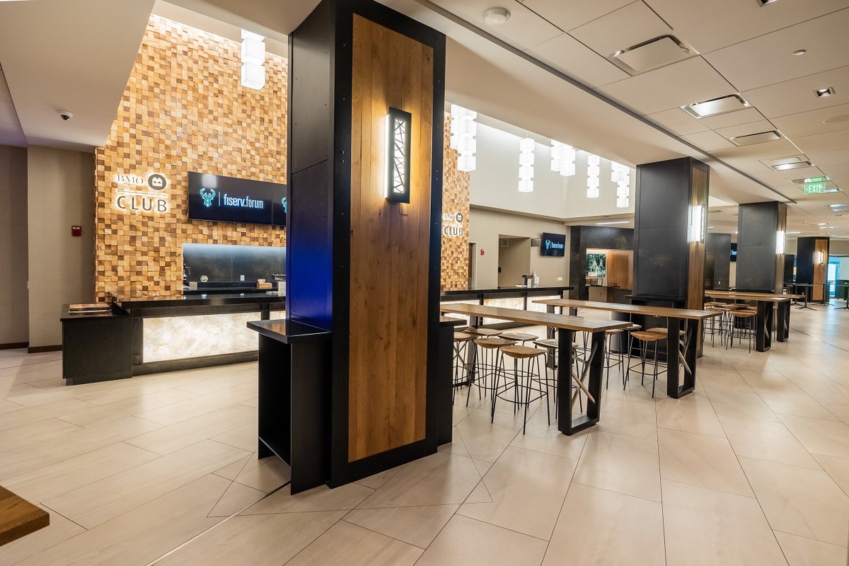 BUCKS FANS! Ever wanted to experience a game from courtside? Bid on four courtside seats to a 2024-25 Bucks game! Tickets include free food and drink and complete access to the BMO club, which offers food and drinks! Click the link below! 

shorturl.at/xw7ns