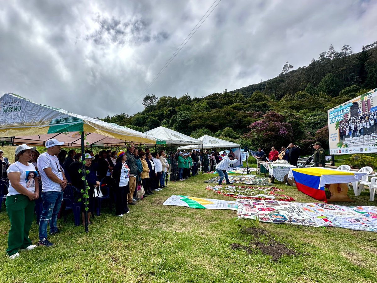 MisionONUCol's tweet photo. Junto con buscadoras y buscadores, organizaciones de víctimas de desaparición forzada, líderes y lideresas, instituciones y el liderazgo de la @gobnarino, conmemoramos en el Jardín de la Memoria de Pasto, #Nariño, la Semana del Detenido Desaparecido. 🧵 https://t.co/xFcgNZLucp