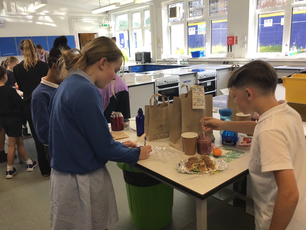 st_chiddingfold's tweet photo. Thank you to 
@WoolmerHillScho 
 for hosting School Councils Masterchef Event, everyone who participated made some very delicious healthy lunches. https://t.co/uJTdhTTyqJ