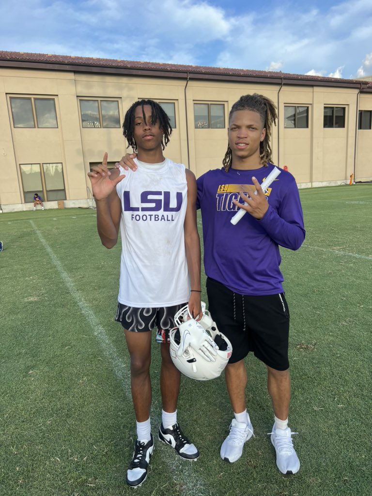 Awesome to see my big bro Jelani at camp. Can’t wait to watch you shine at the next level. 🅰️ way 🦅 <a href="/laaared1/">Jelani watkins</a> <a href="/Joshuwastump/">Coach Stump</a> <a href="/craig_stump/">Craig Stump</a> <a href="/LSUFBrecruiting/">LSU Football Recruiting</a> <a href="/LSUfootball/">LSU Football</a> <a href="/Coach_Hankton/">Cortez Hankton Jr.</a>