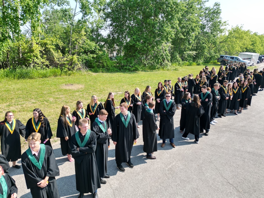 FlemingCollege's tweet photo. Joining us at Convocation next week? Make sure you're all set! Check out our Convocation FAQ for all the essential details—arrival times, guest info, parking, and more. https://t.co/nQXXe1mCck #FlemingGrad https://t.co/1xrkvbRlgM