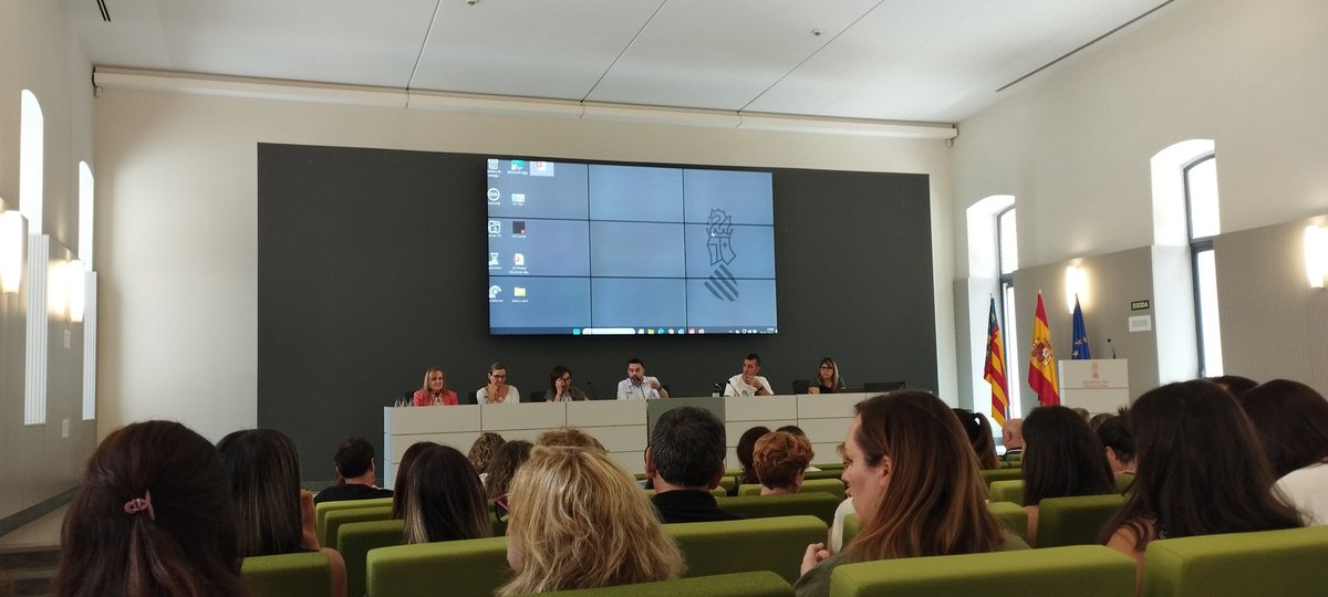 Asistiendo al 2°Encuentro EEIIA  compartiendo modelos de trabajo e ideas sobre la escucha y la participación de niñas, niños y adolescentes.
<a href="/HijasCaridadEE/">Hijas Caridad España Este</a>
<a href="/APIME_CV/">APIME</a> 
<a href="/CoordCDMenorCV/">Coord CD Menores CV</a>