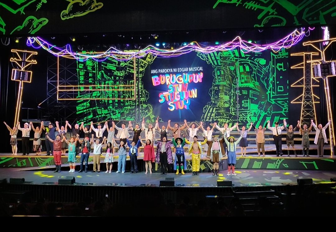 3shabells's tweet photo. Giliw at sa awitin kong ito, sana'y maibigan mo...
Galing ni Mr. Suave!
#Buruguduystunstugudunstuy
#AngPNEMusical https://t.co/gMFXvugKIA