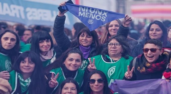 Realizan marcha contra la violencia de género en Argentina dlvr.it/T7zCWw