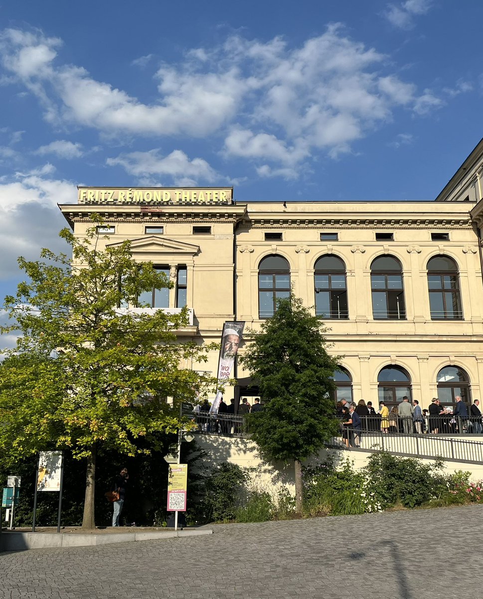 Tonight I have an audience with the Pope, well two Popes actually. <a href="/TheETF/">The English Theatre Frankfurt</a> ‘The Two Popes’ directed by the fabulous <a href="/pmcstott/">psyche stott</a>