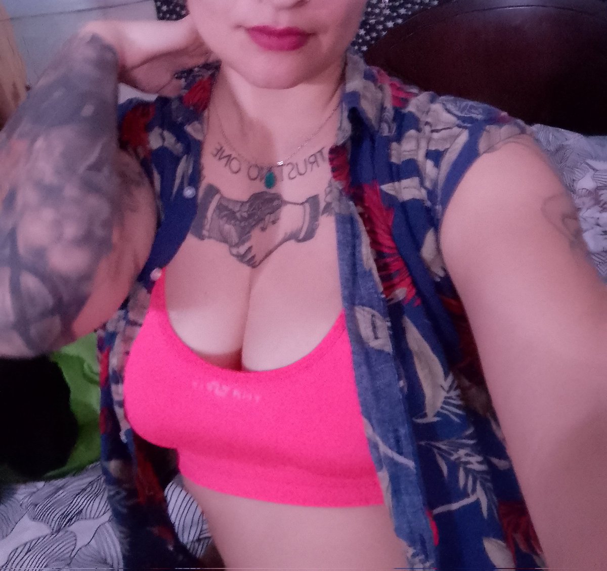 heyVickyuuu's tweet photo. @ClubMomx I'm a mom too 😘🍼🍼 https://t.co/NKp1q5U28D