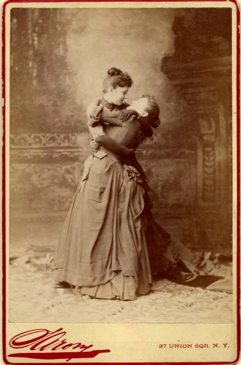 wikivictorian's tweet photo. Portrait of two unidentified women. Photographed in the 1880s. https://t.co/mp1POmvUiR