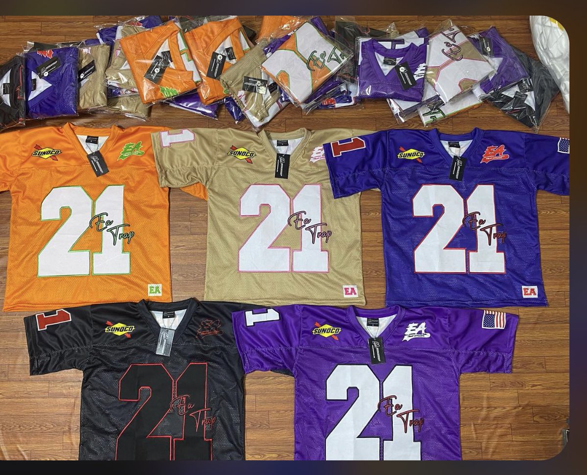 kooley478's tweet photo. EA TRAP ROUND 2 jersey drop @4
1st come 1st serve
Available in all sizes
Yes I do ship
#Tapin 🔥🔥 https://t.co/i6lRTBV8Wd
