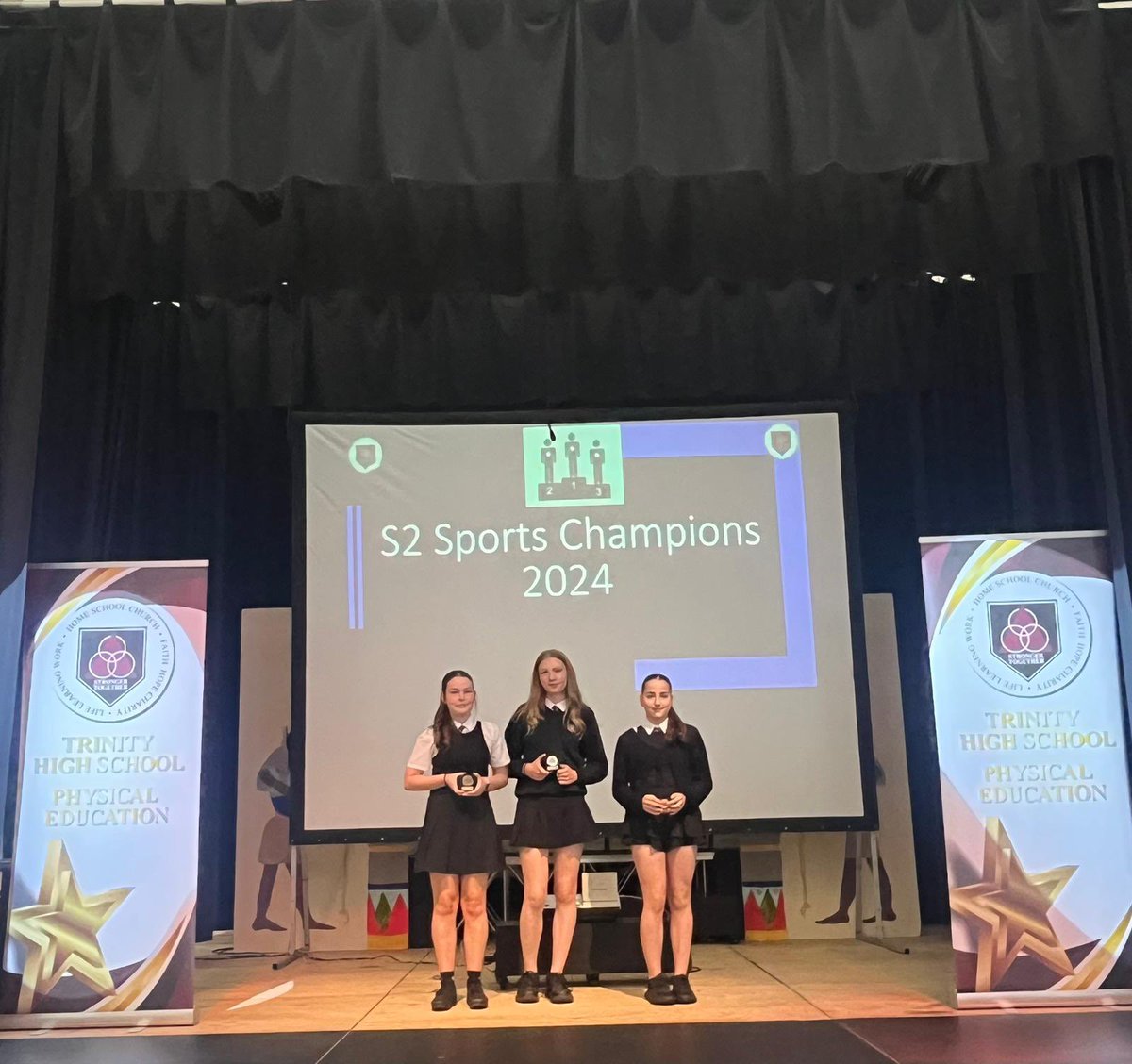 𝗣𝗢𝗧𝗬 𝗔𝗪𝗔𝗥𝗗 𝗪𝗜𝗡𝗡𝗘𝗥𝗦 🌟🏆

🏐 Lower Netball - Erin
🌟 S1 Girls Sports Champions
🌟 S1 Boys Sports Champions
🌟 S2 Boys Sports Champions 

Congratulations to all on your achievements! 

#THSCelebratingSuccess