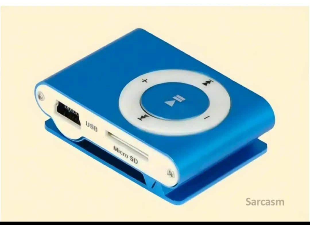 sumani37030's tweet photo. This was our Spotify before Spotify😂😂nde panali kena ka screen🤣🙌🏽 https://t.co/RKghnDr9yY