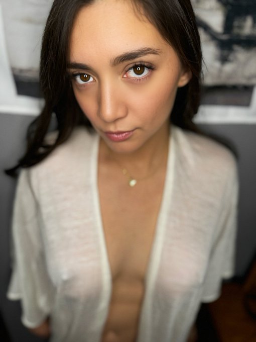 I think it&rsquo;s mean of me to step on you, but since you a̶s̶k̶e̶d̶ *begged* for it 😉 https://t.co/Aoec