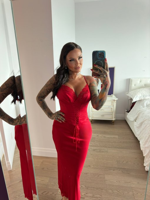 F1 wkd day 1/4 🏎️🏁😈 https://t.co/JAIMFiq7dK