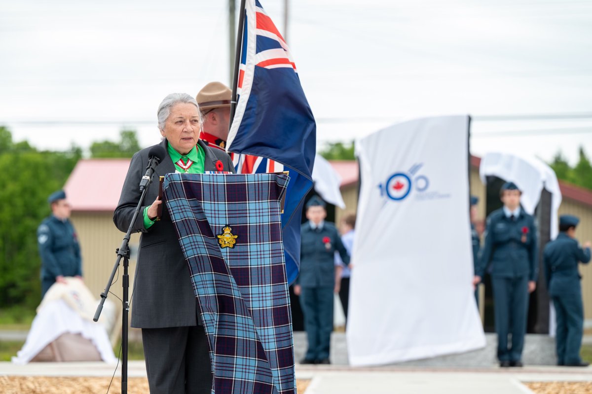 GGCanada's tweet photo. “For a century, members of the R.C.A.F. have demonstrated dedication, professionalism and commitment to our country.”

As #CommanderInChief, #GGSimon was honoured to unveil the #RCAF100 Pennfield Ridge centre Monument. https://t.co/lvVco2KlX9