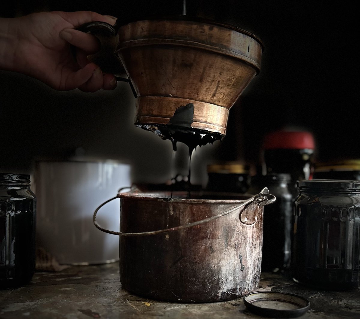 EskdaleR's tweet photo. Have a lovely weekend. We're going to be having fun making traditional ebonising paint.
#fakeit #paintit #lovingit https://t.co/mEtEe0sccj