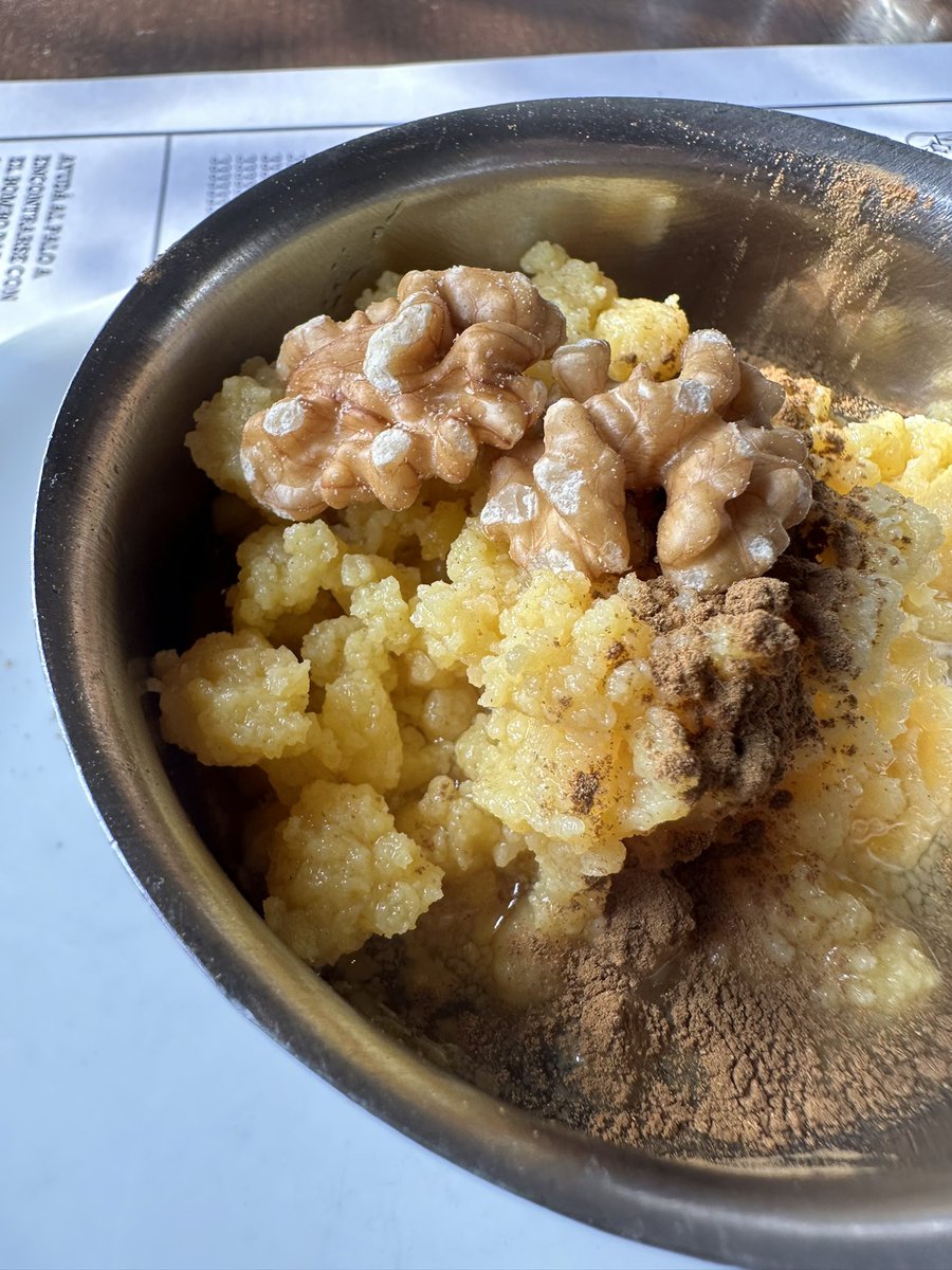 zooedipo's tweet photo. Ambrosía, postre tradicional nuestro que pocos conocen, viene de España  y dicen que era el postre  preferido de Sarmiento. 
Esta es una receta de mi abuela que la petiza @Margaricta le sale impecable, obvio también para la carta de postres de invierno de @elsantaevita https://t.co/4X3EFf5r4P